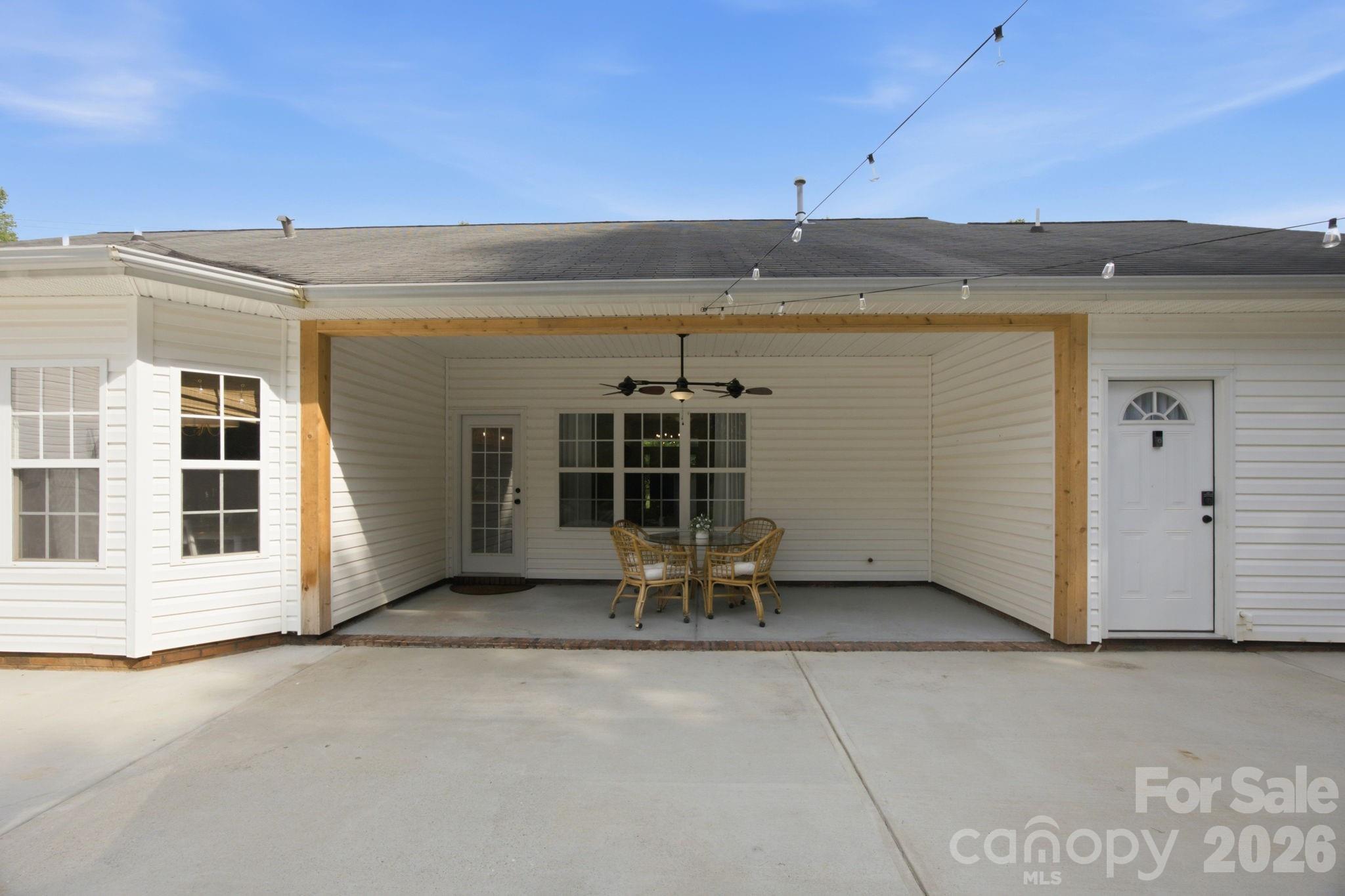 9552 Brief Road — Charlotte