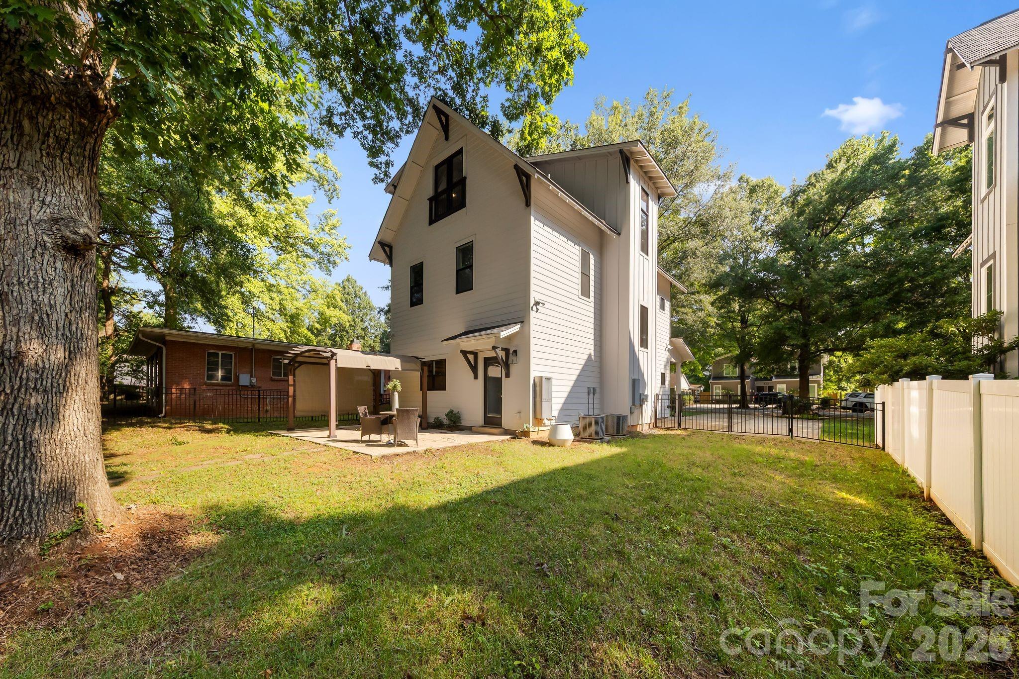 423 Sylvania Avenue — Charlotte