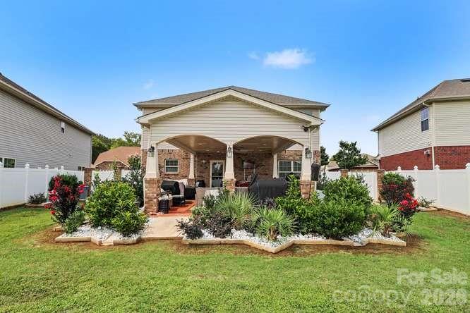 14706 Vaughan Drive — Charlotte