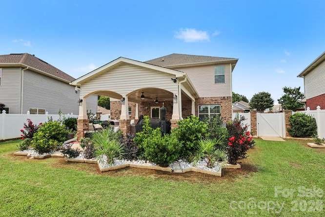14706 Vaughan Drive — Charlotte