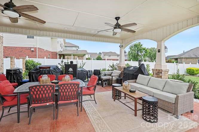 14706 Vaughan Drive — Charlotte