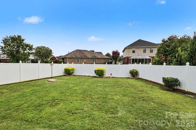 14706 Vaughan Drive — Charlotte
