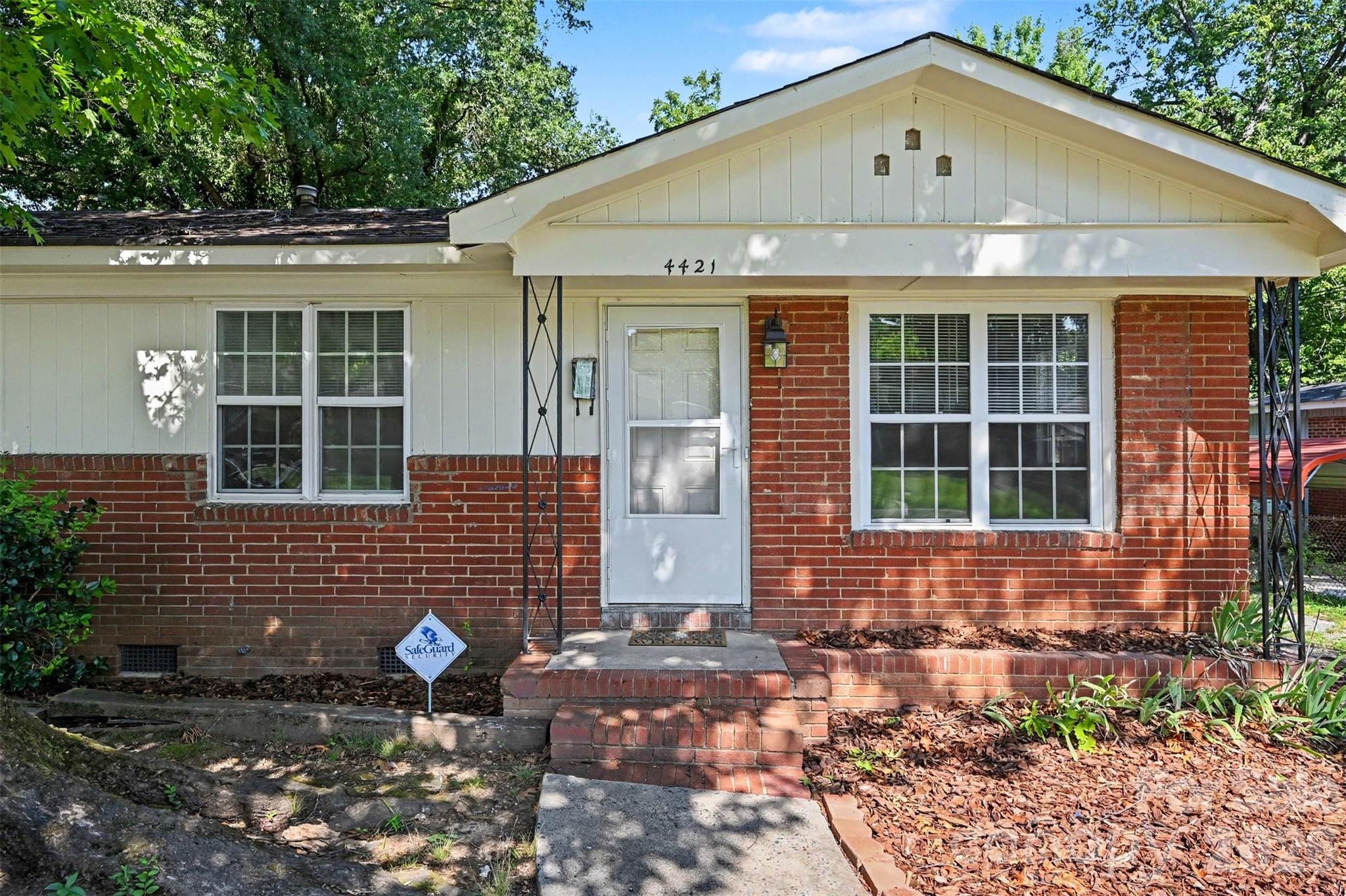 4421 Knollcrest Drive — Charlotte