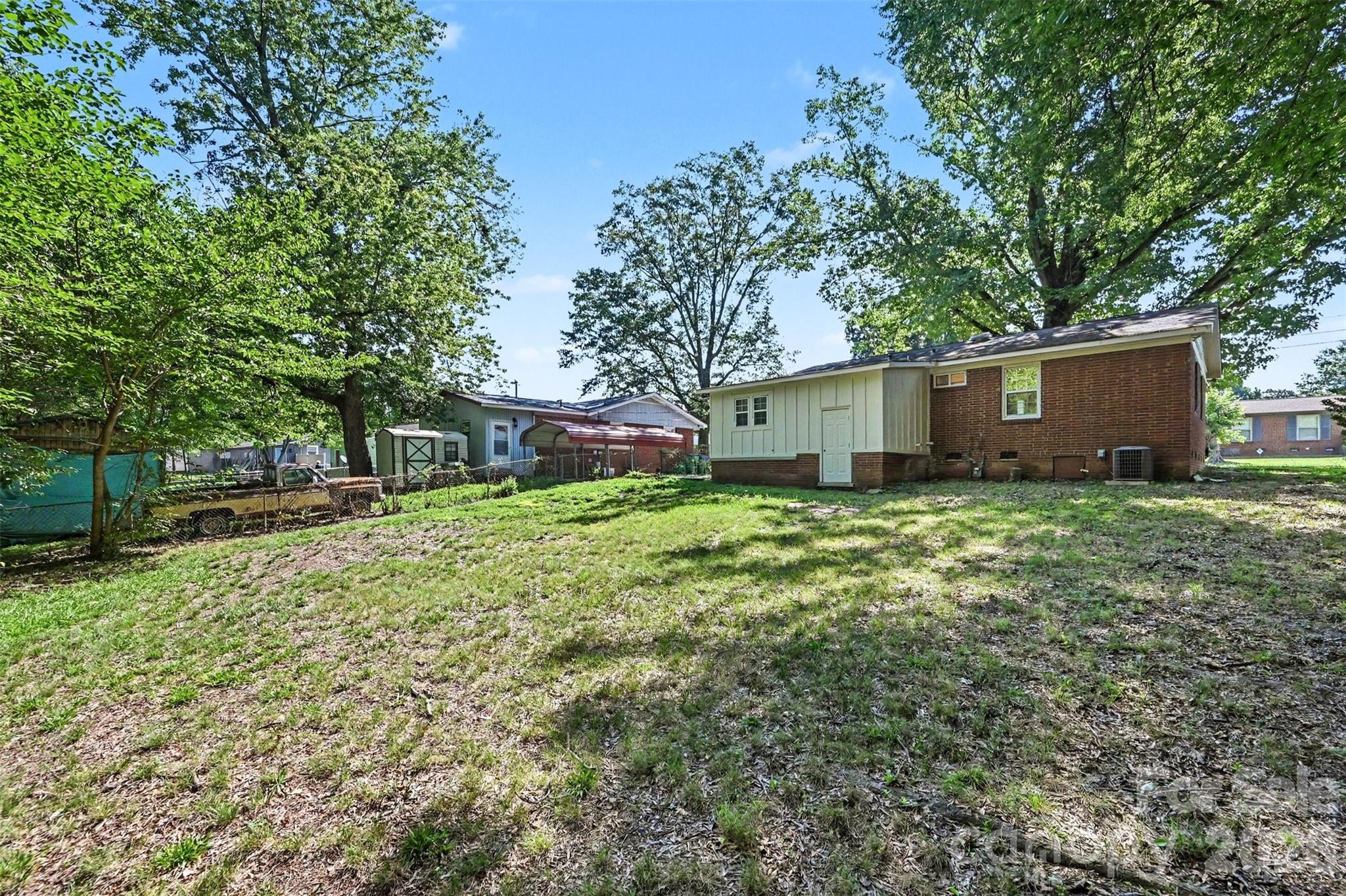 4421 Knollcrest Drive — Charlotte