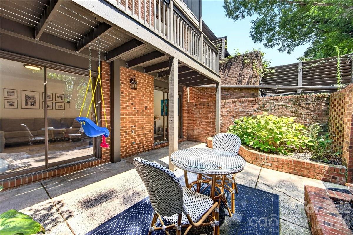 5811 Sharon Road #F — Charlotte