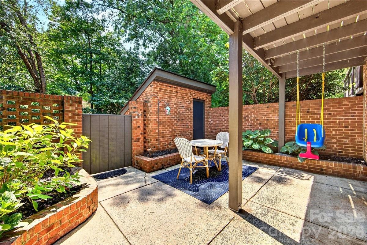 5811 Sharon Road #F — Charlotte