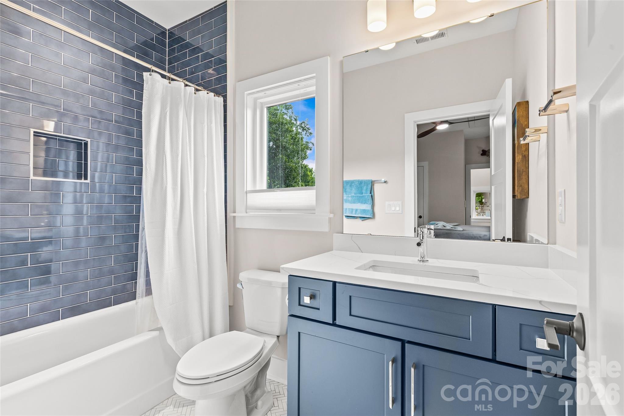 1429 Belle Terre Avenue — Charlotte
