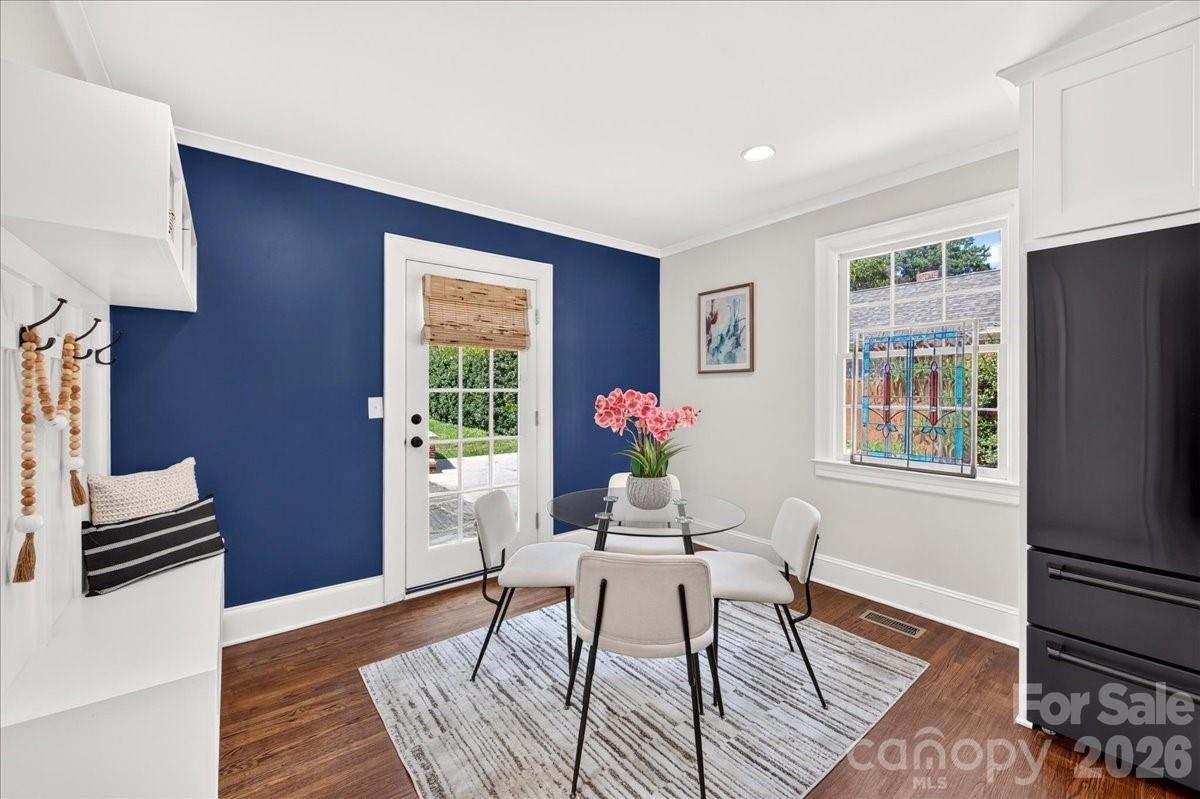 720 E Park Avenue — Charlotte