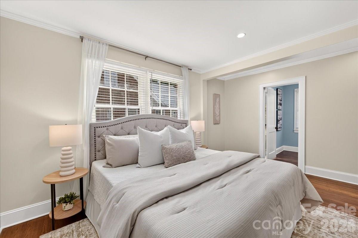 720 E Park Avenue — Charlotte