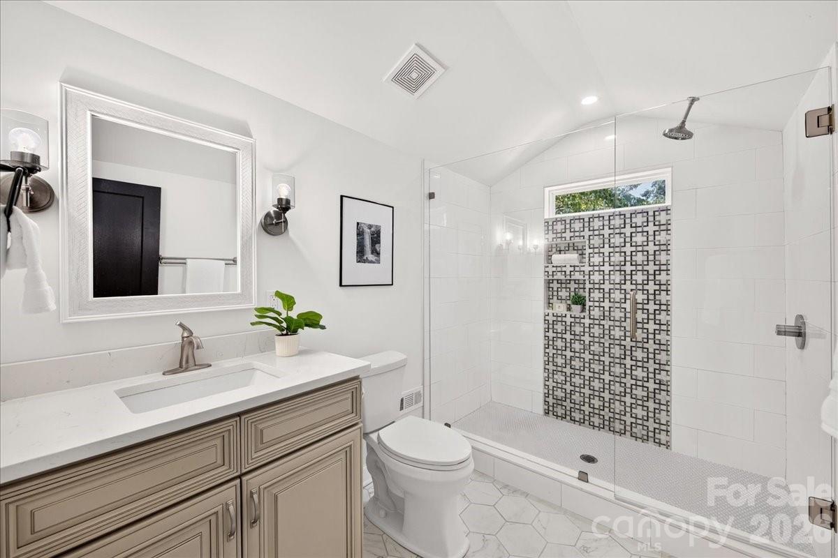 720 E Park Avenue — Charlotte