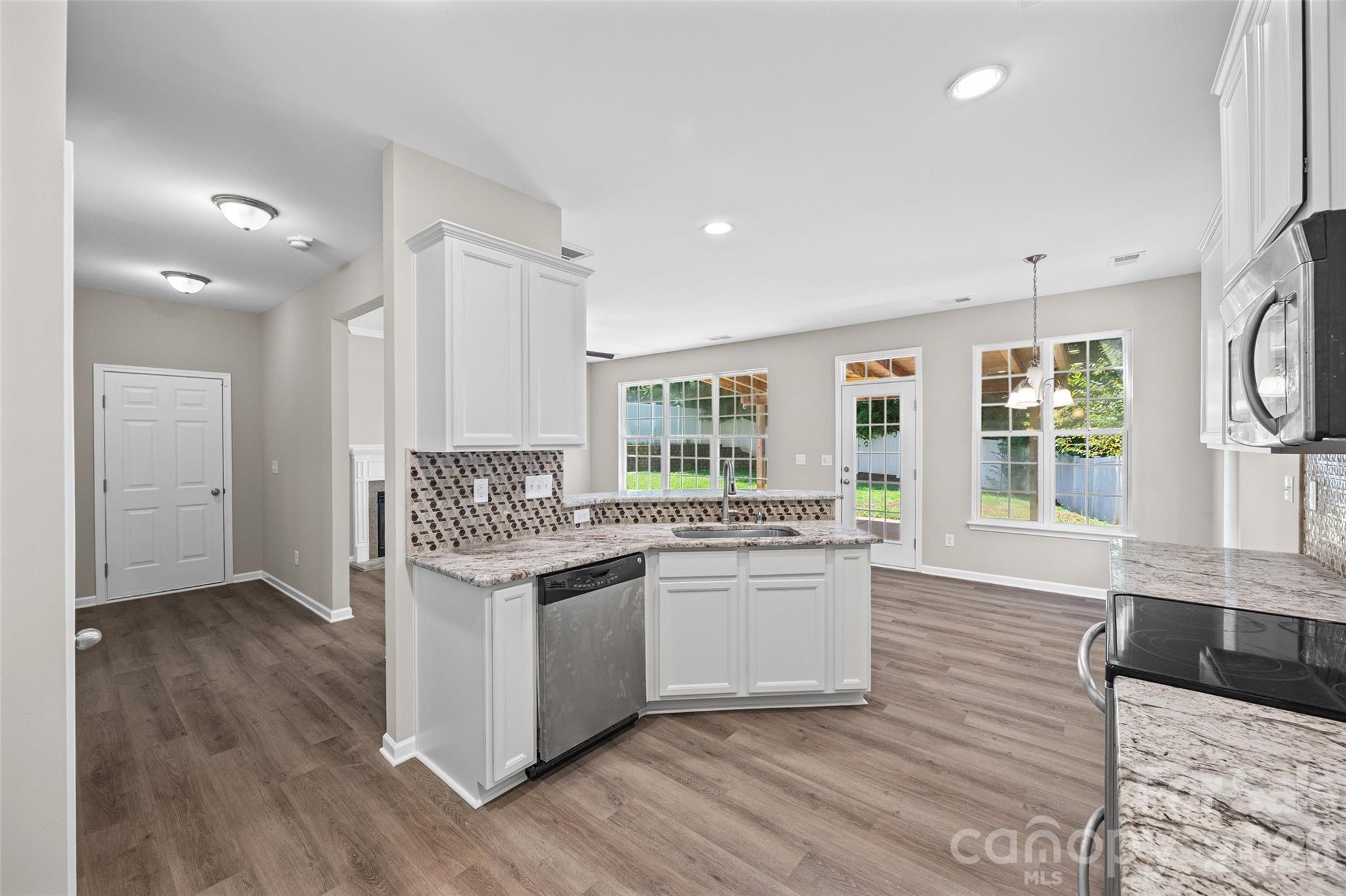 17707 Train Station Drive — Huntersville