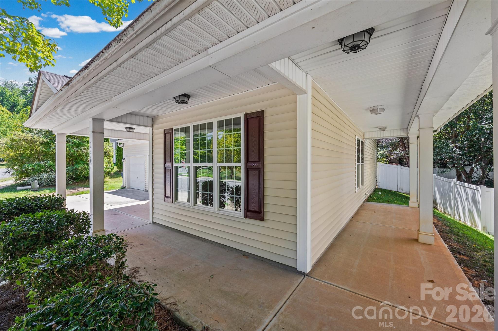 17707 Train Station Drive — Huntersville