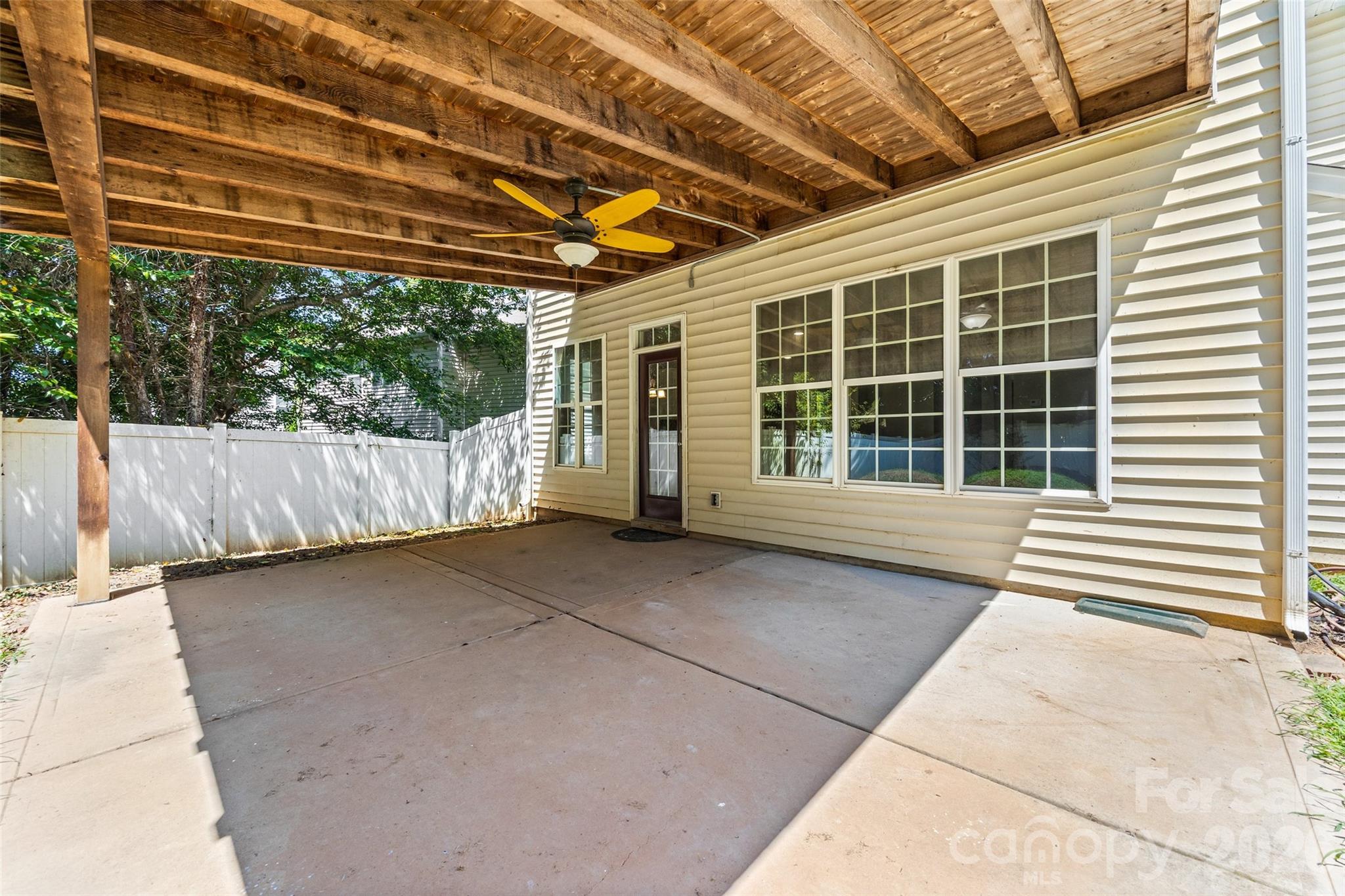 17707 Train Station Drive — Huntersville