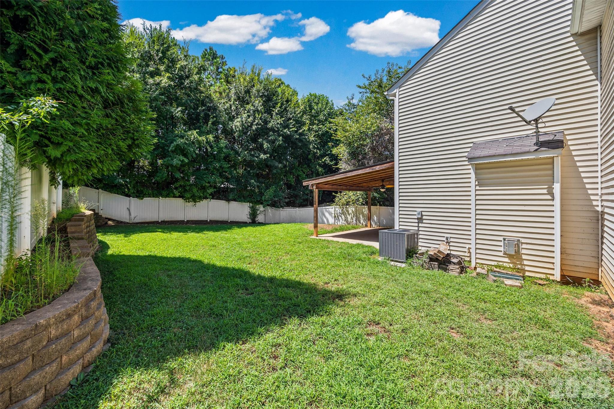 17707 Train Station Drive — Huntersville