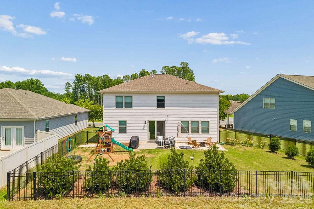 1809 Shelbourne Way — Fort Mill