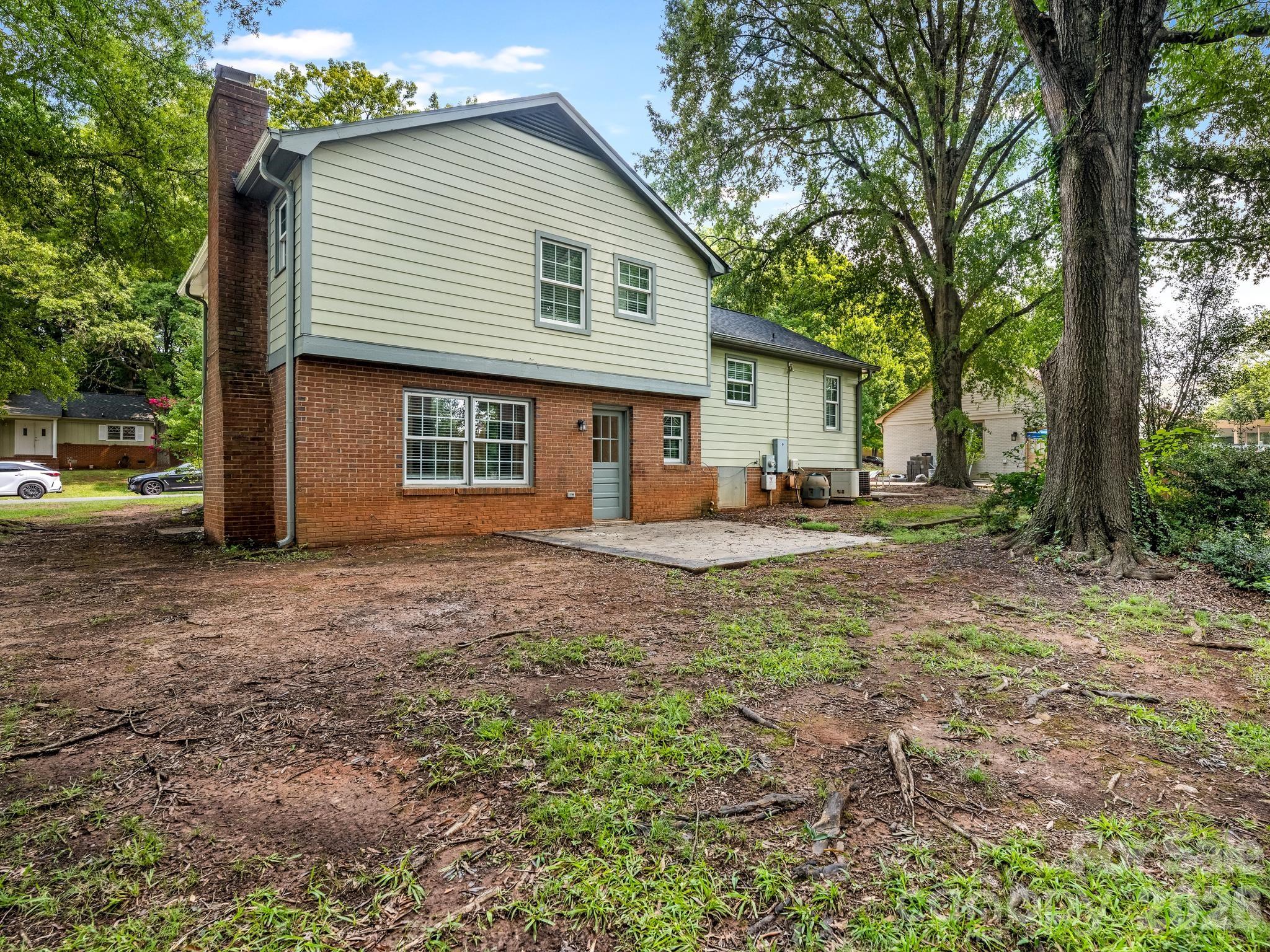 7518 Riding Trail Road — Charlotte