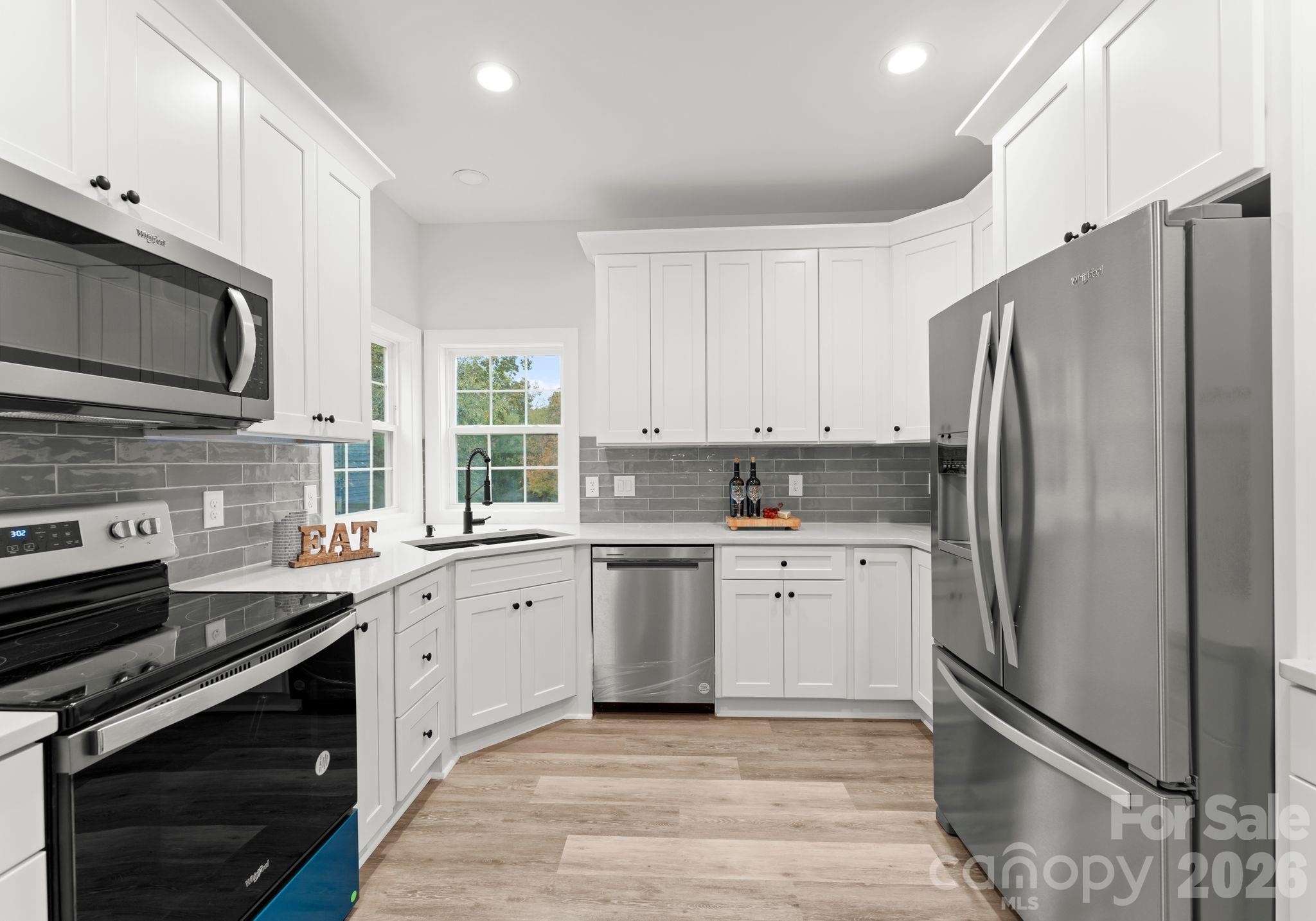 6923 Cascade Dream Court — Huntersville