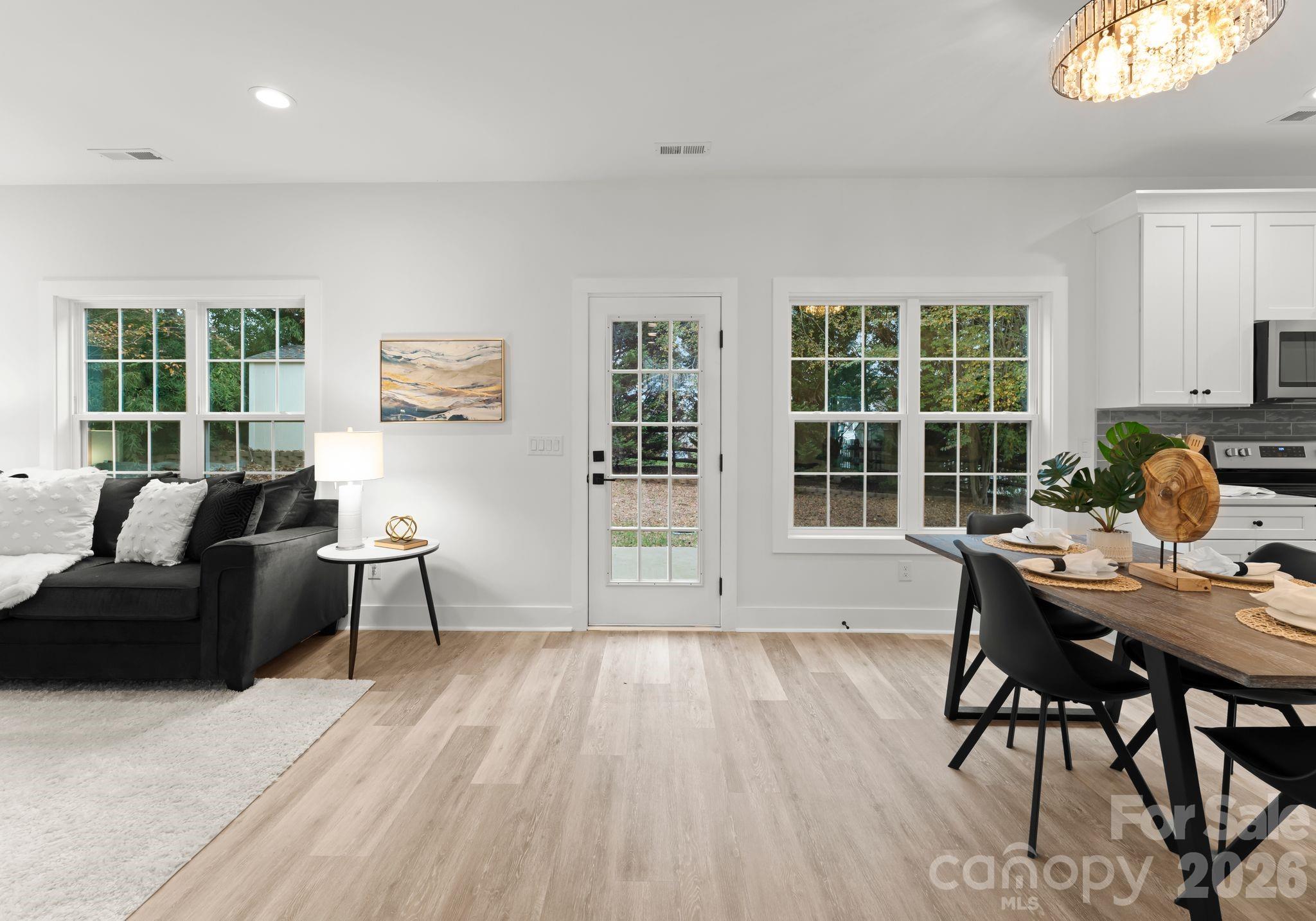 6923 Cascade Dream Court — Huntersville