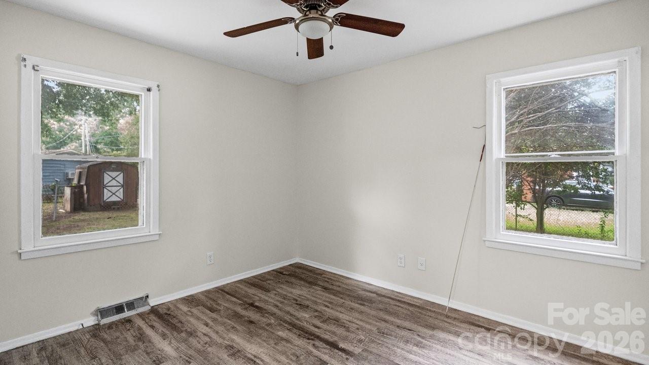 634 Kentbrook Drive — Charlotte