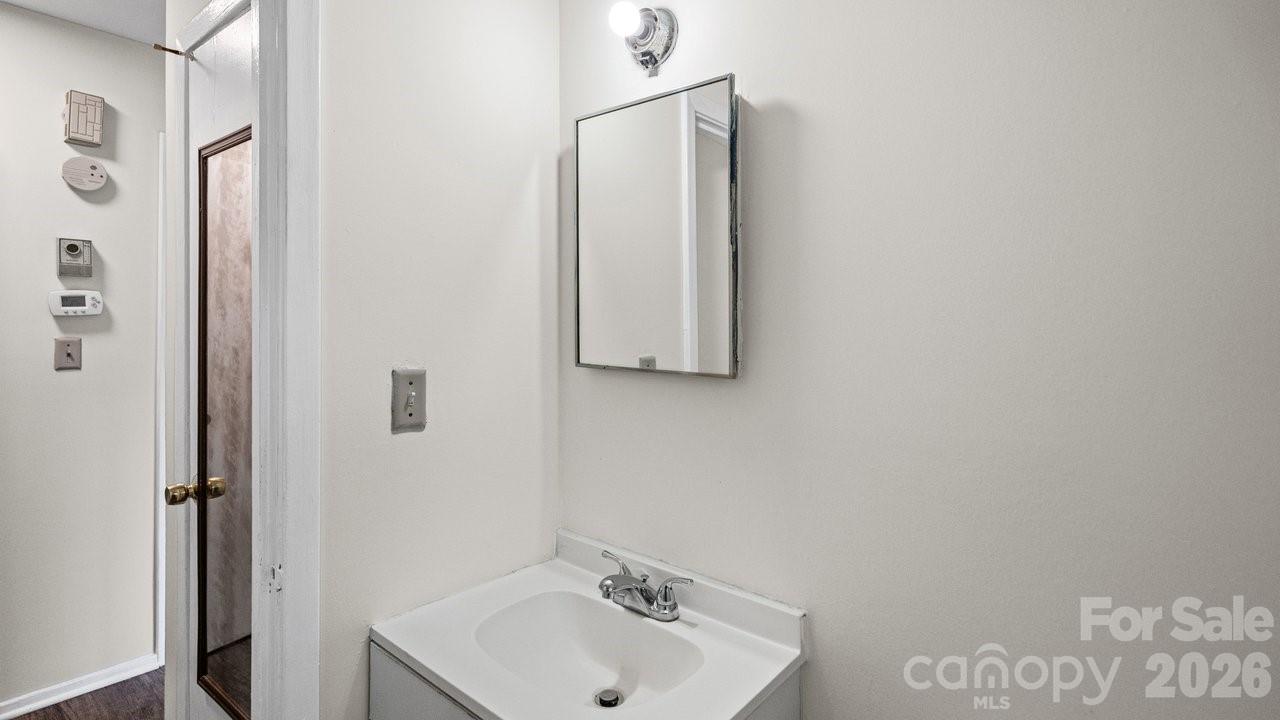 634 Kentbrook Drive — Charlotte
