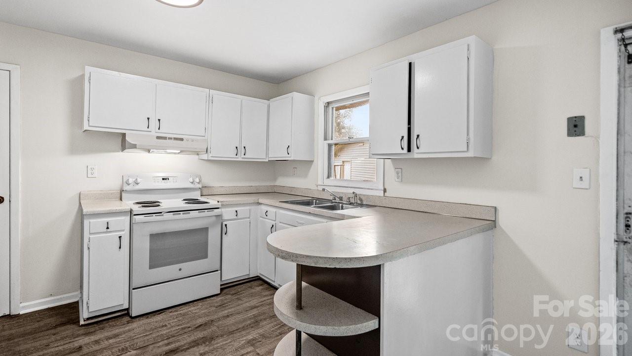 634 Kentbrook Drive — Charlotte