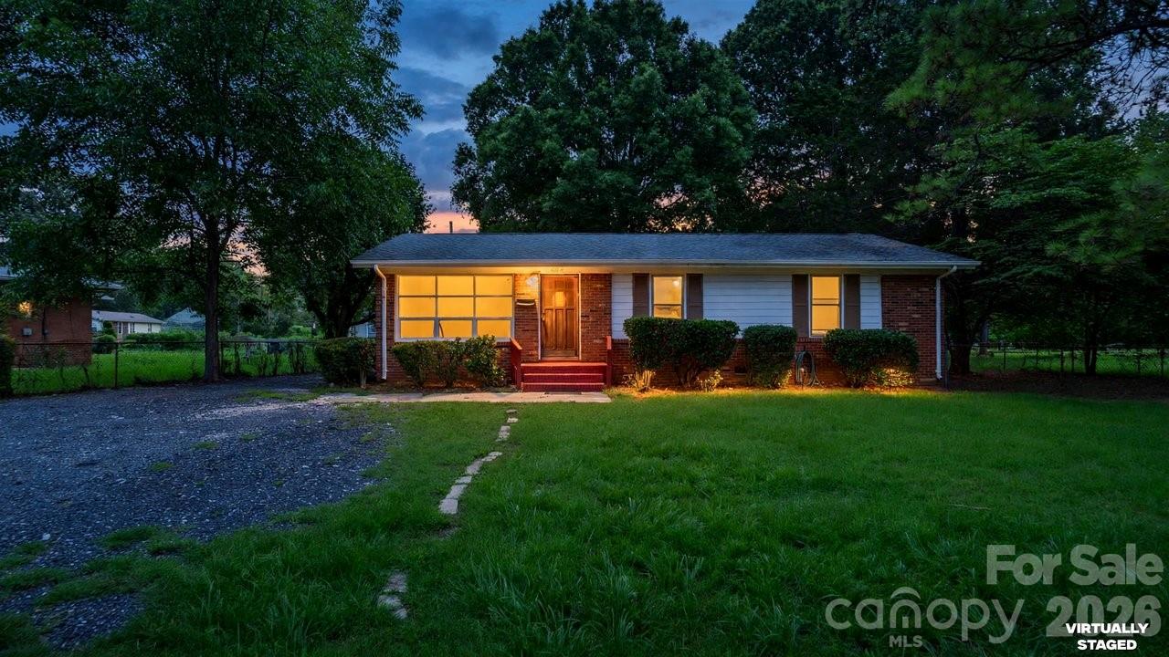 634 Kentbrook Drive — Charlotte