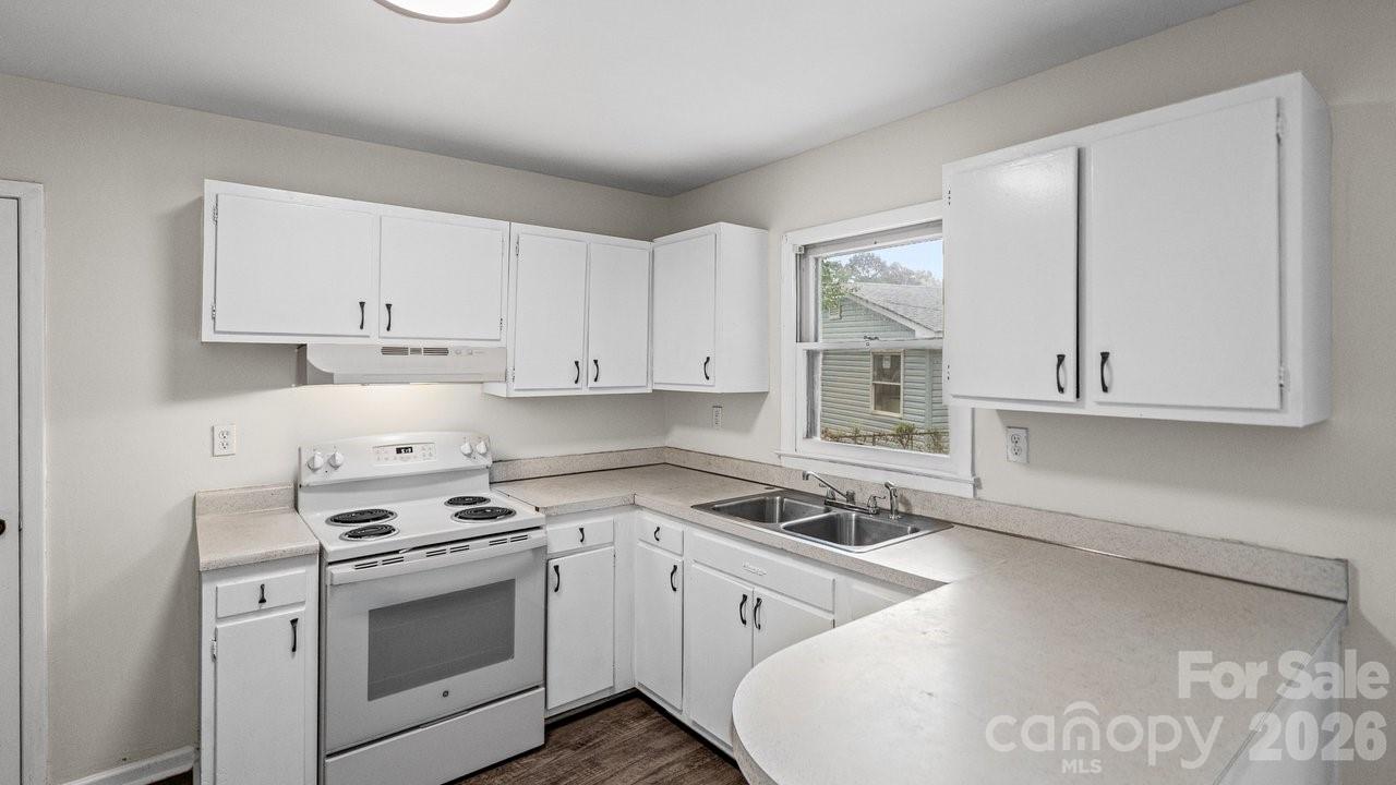 634 Kentbrook Drive — Charlotte