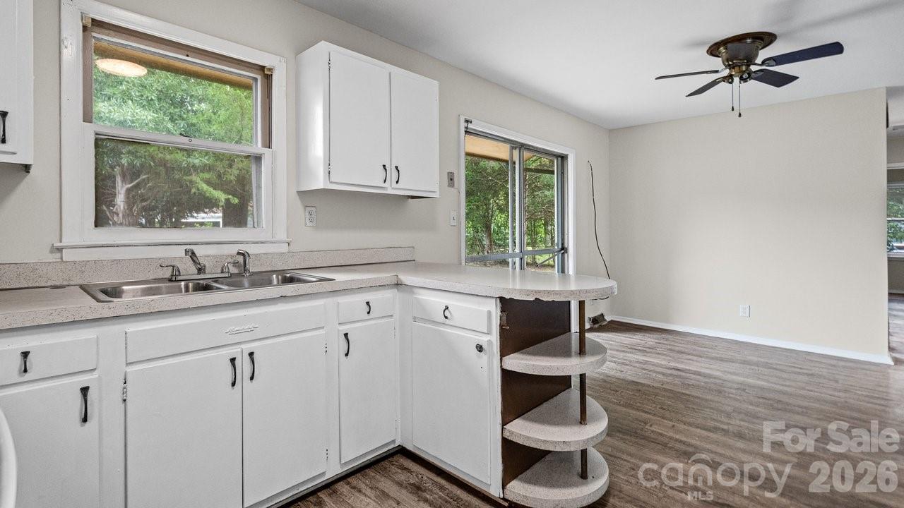 634 Kentbrook Drive — Charlotte