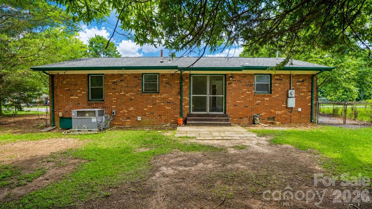 634 Kentbrook Drive — Charlotte