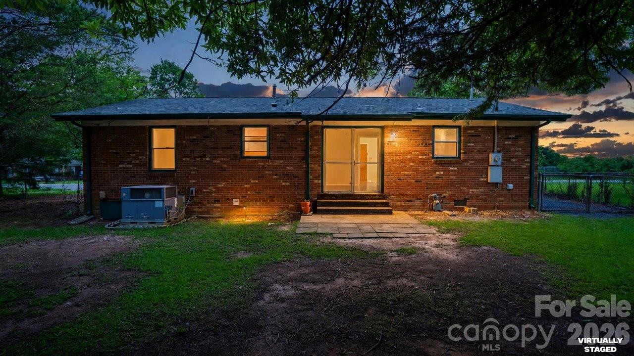 634 Kentbrook Drive — Charlotte