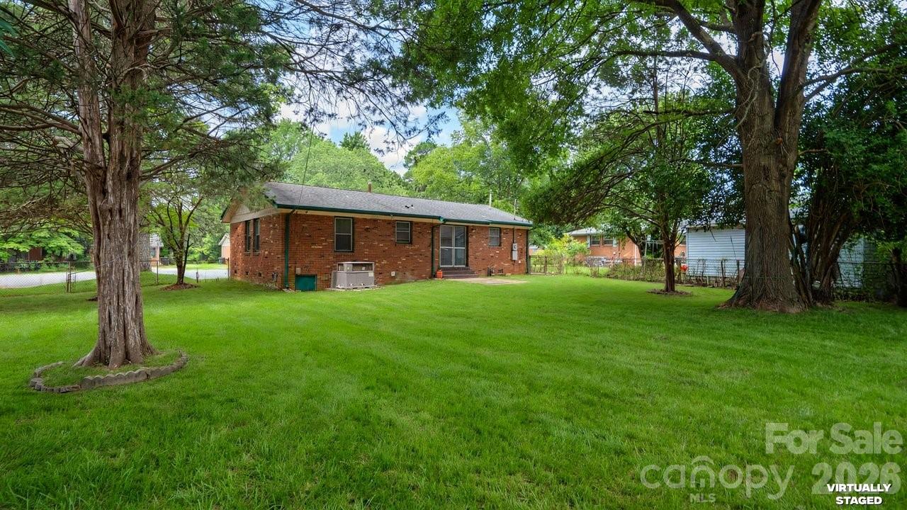 634 Kentbrook Drive — Charlotte