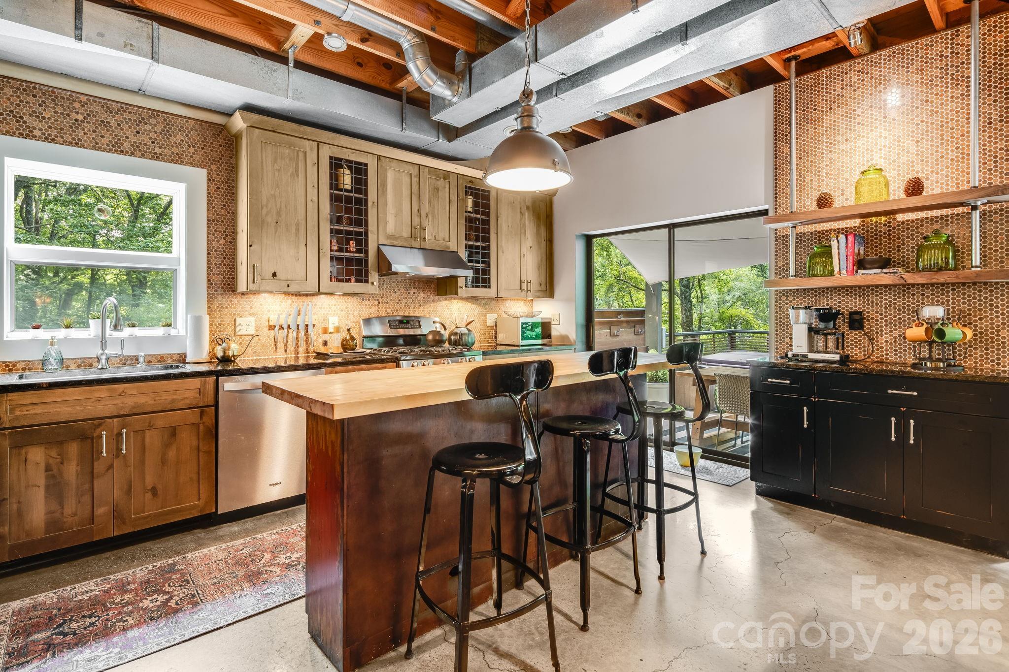 2752 Gerton Highway — Gerton