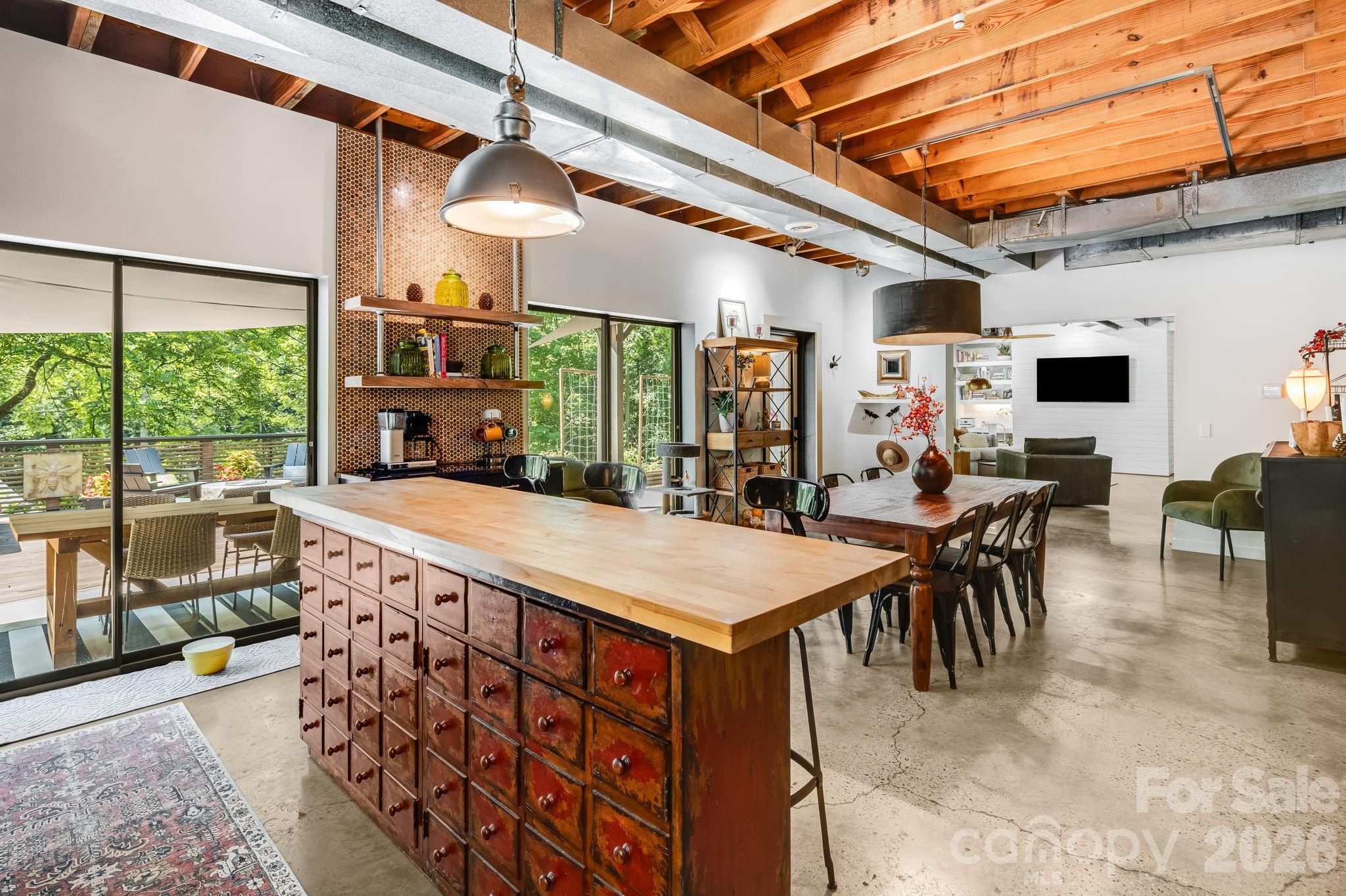 2752 Gerton Highway — Gerton