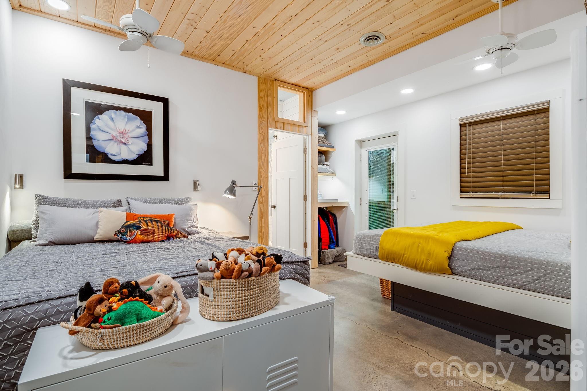 2752 Gerton Highway — Gerton