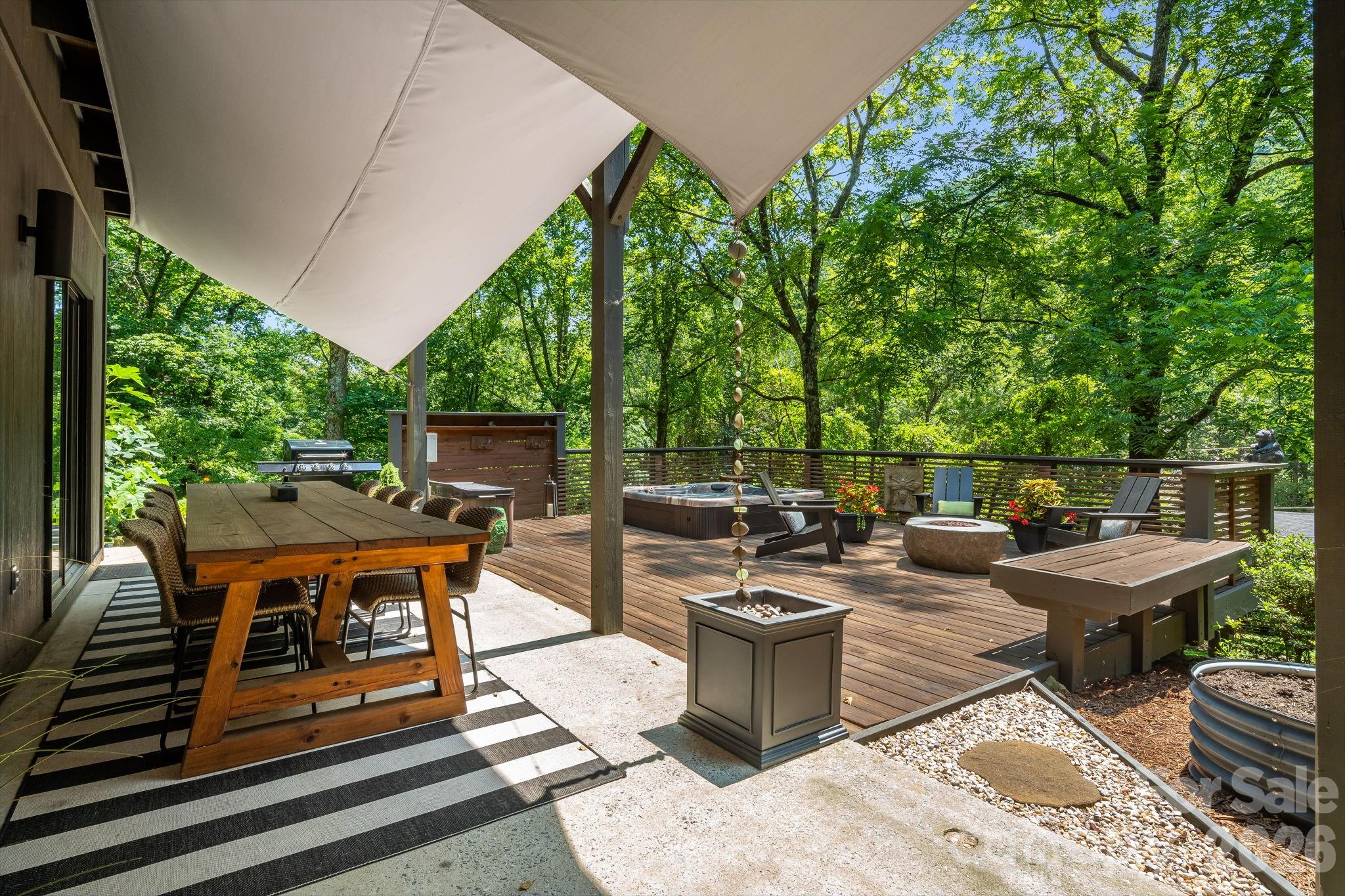 2752 Gerton Highway — Gerton