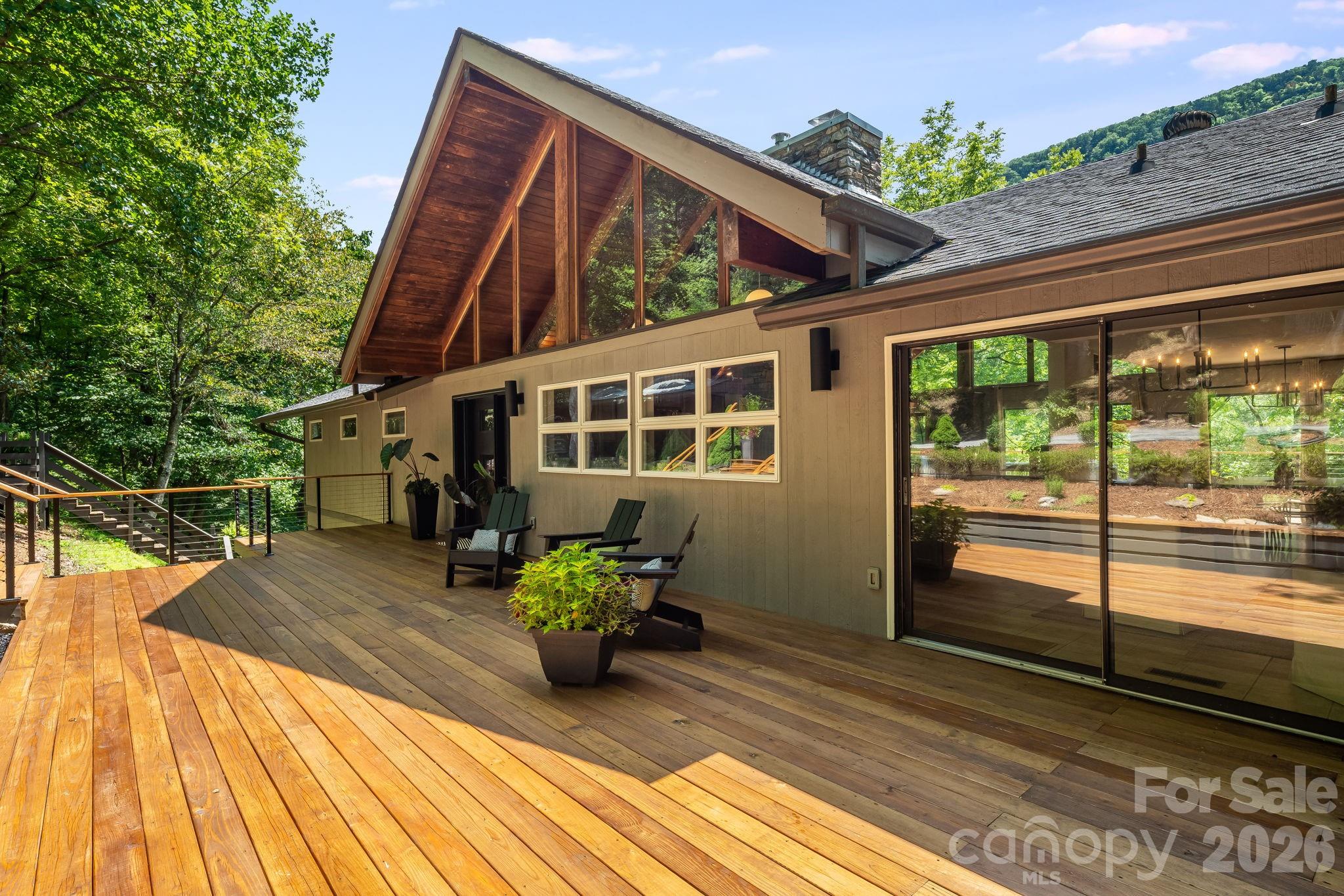 2752 Gerton Highway — Gerton