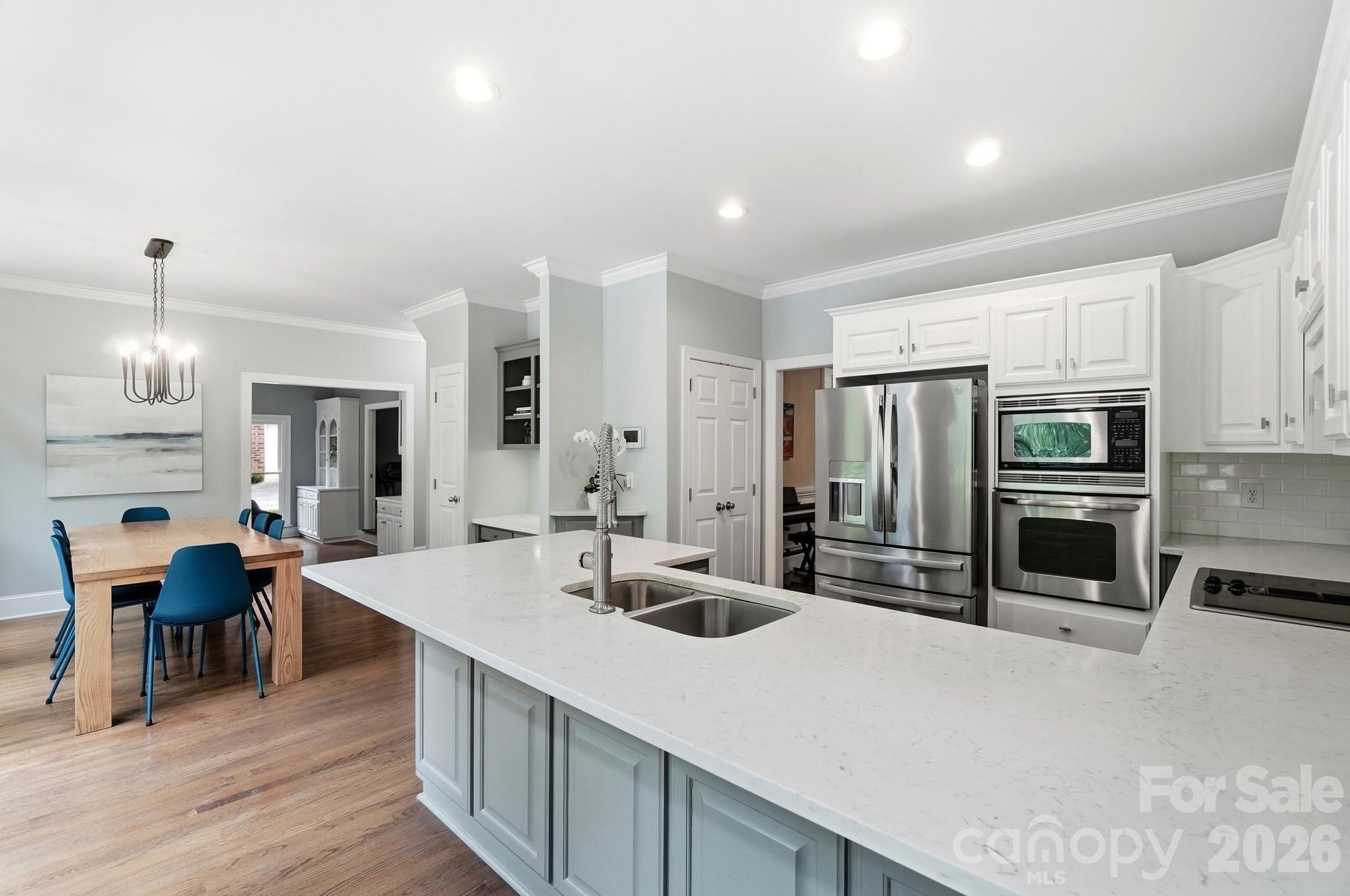 10427 Hadleigh Place — Charlotte