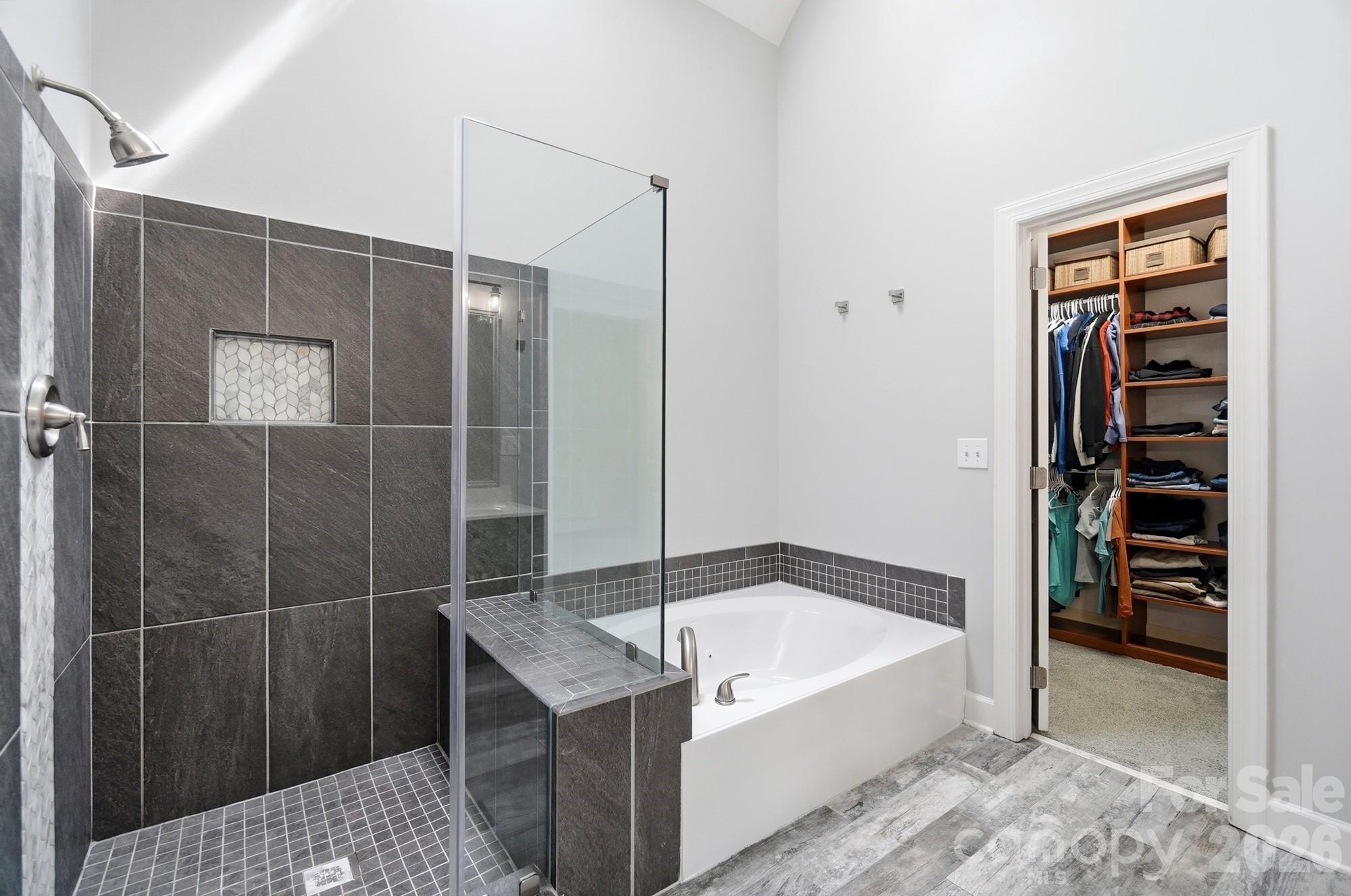 10427 Hadleigh Place — Charlotte