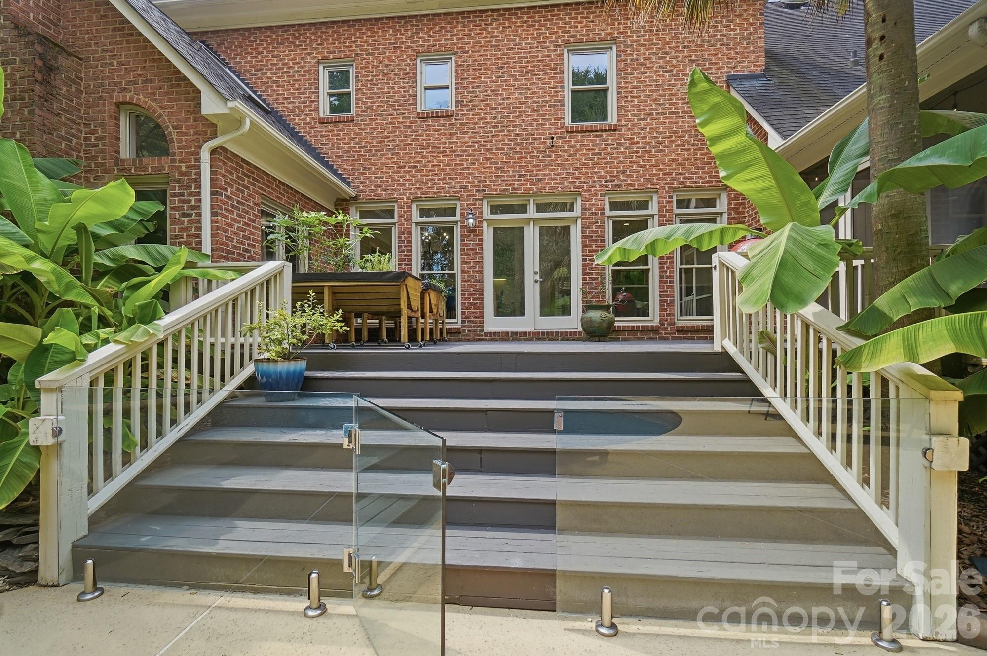 10427 Hadleigh Place — Charlotte