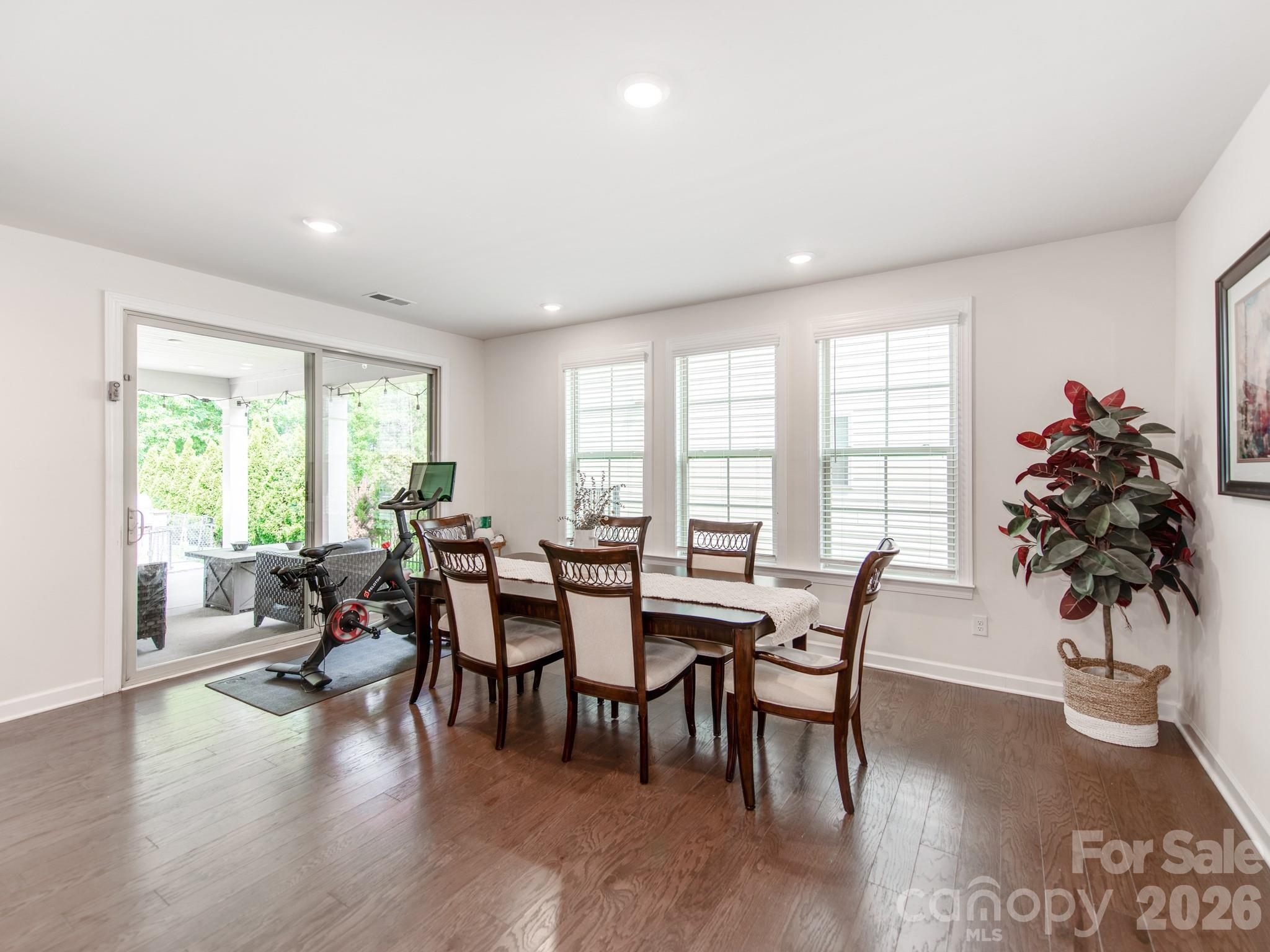 8022 Cornhill Avenue — Charlotte