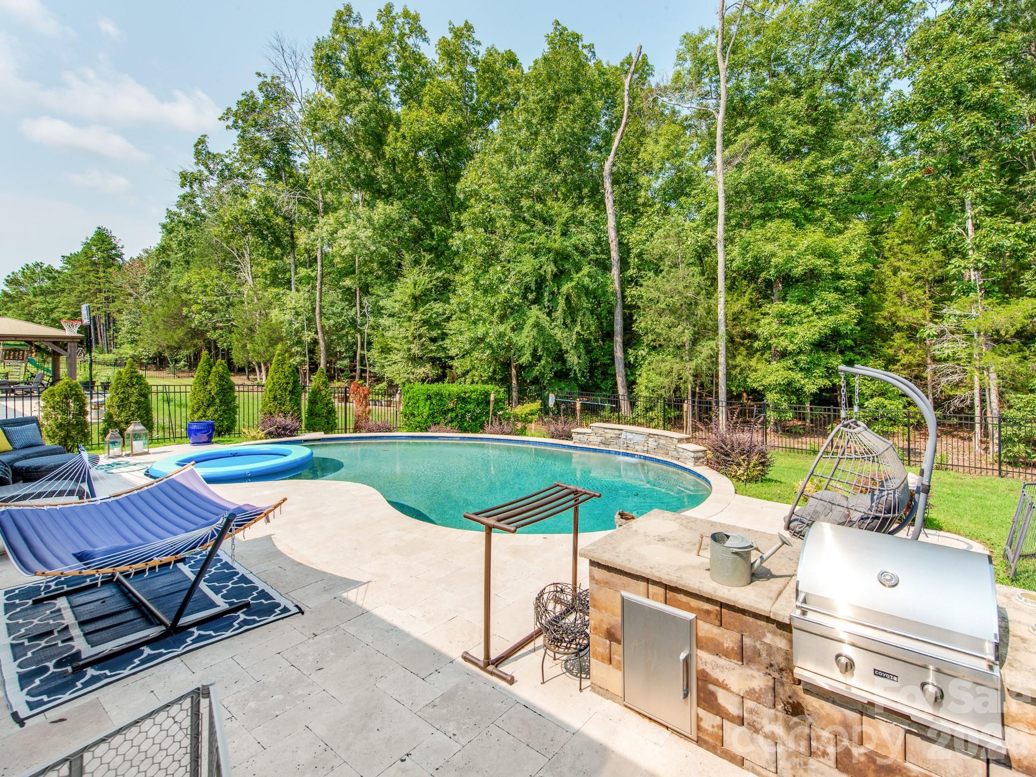 8022 Cornhill Avenue — Charlotte