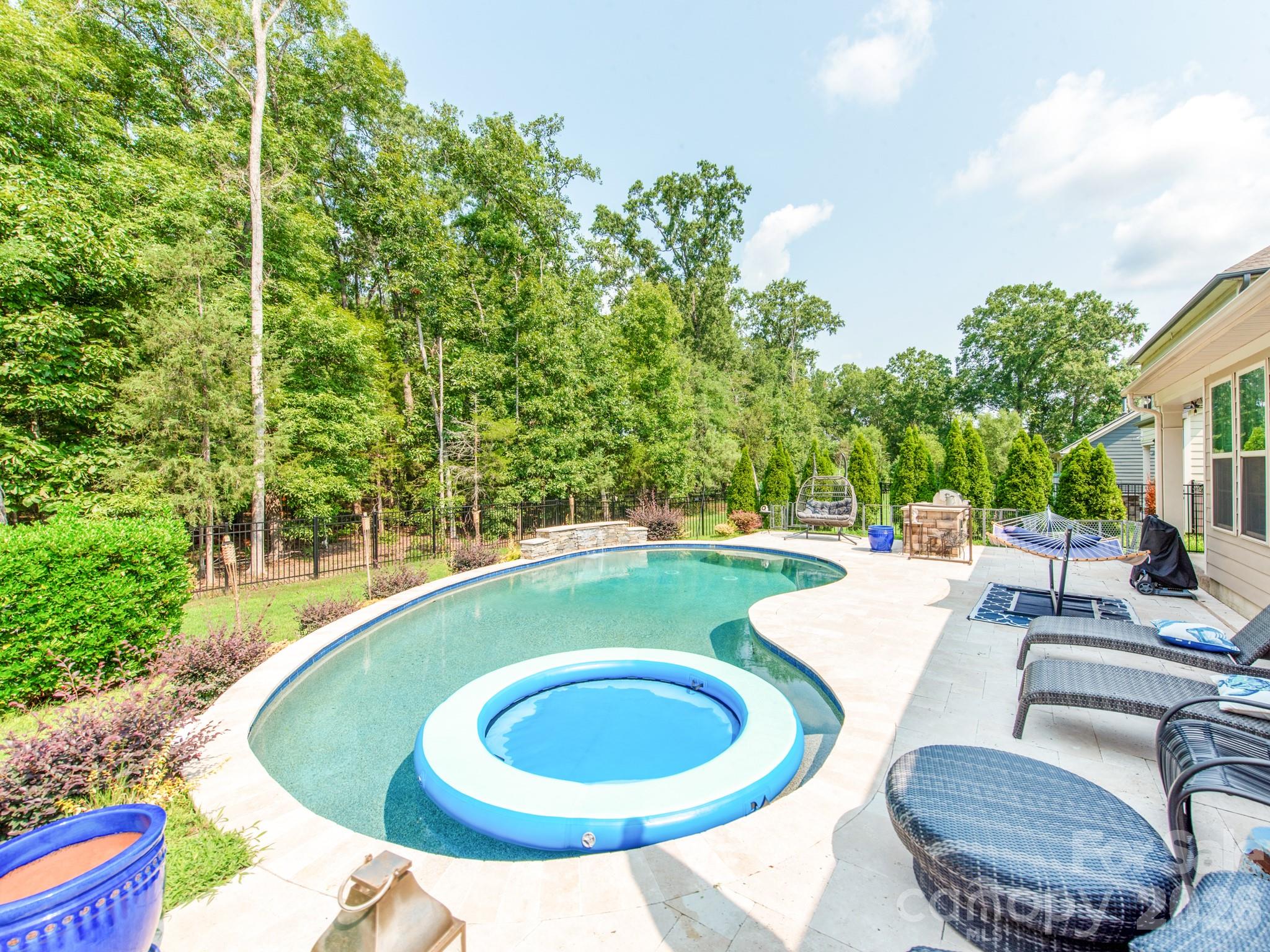8022 Cornhill Avenue — Charlotte