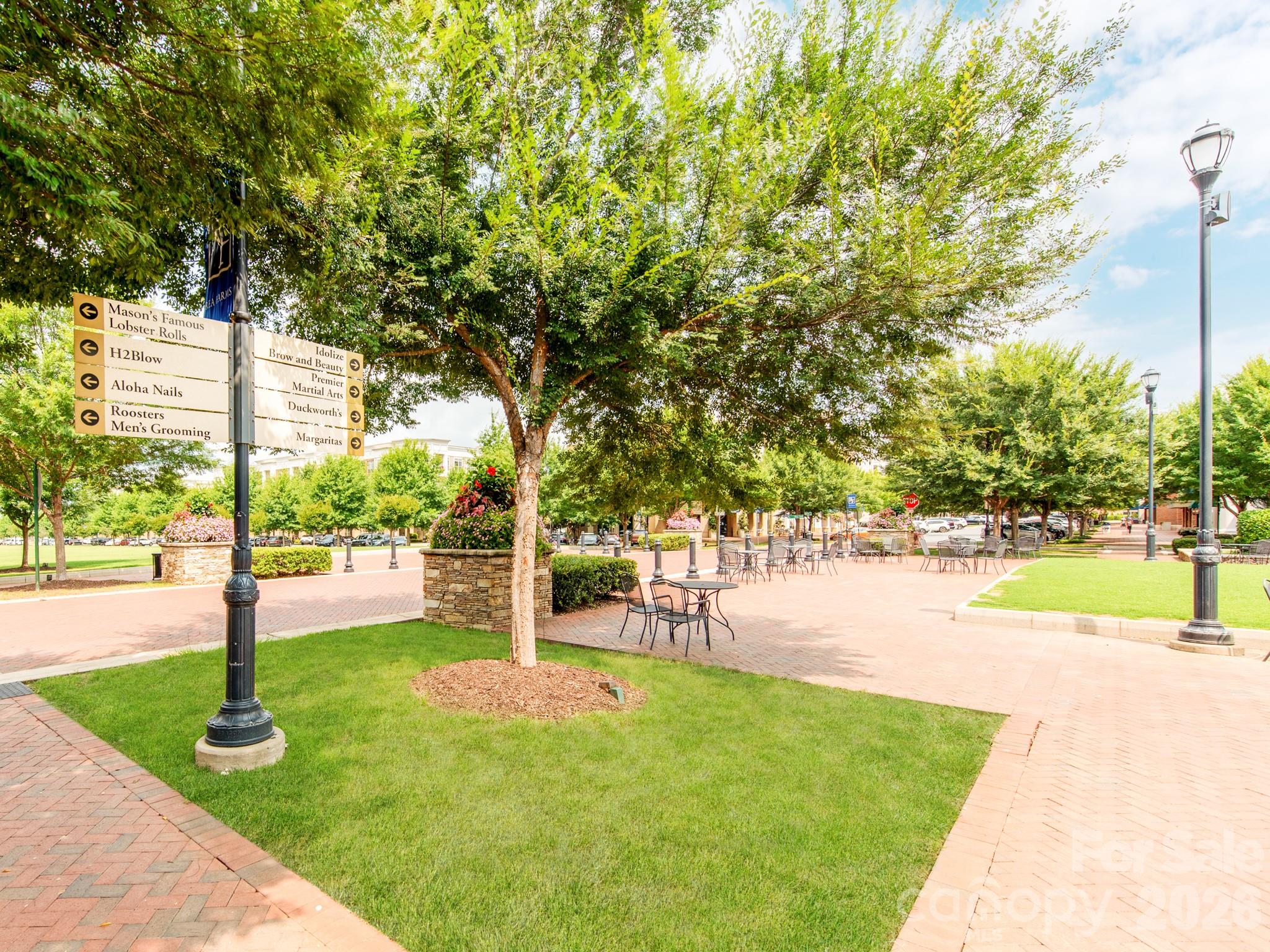 8022 Cornhill Avenue — Charlotte