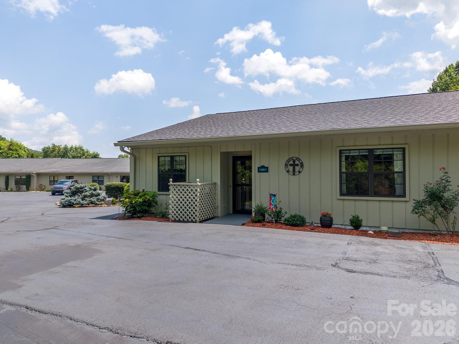 16A Willow View Drive — Franklin