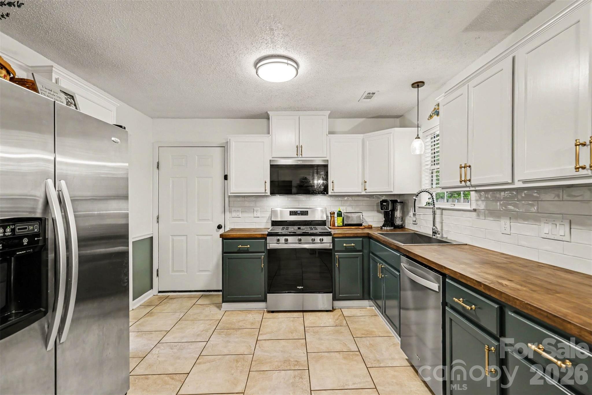 4228 Huntmeadow Drive — Charlotte
