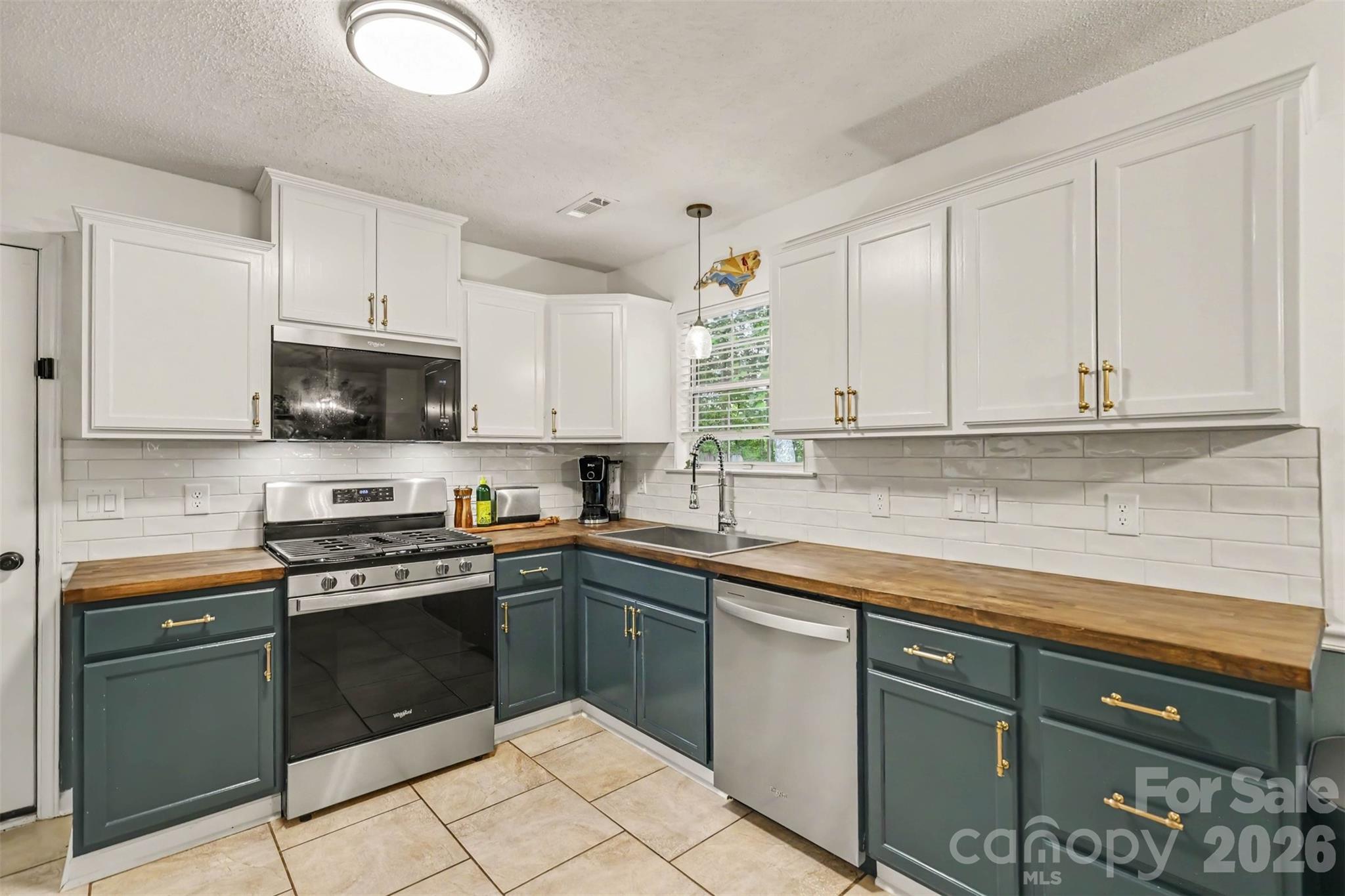 4228 Huntmeadow Drive — Charlotte