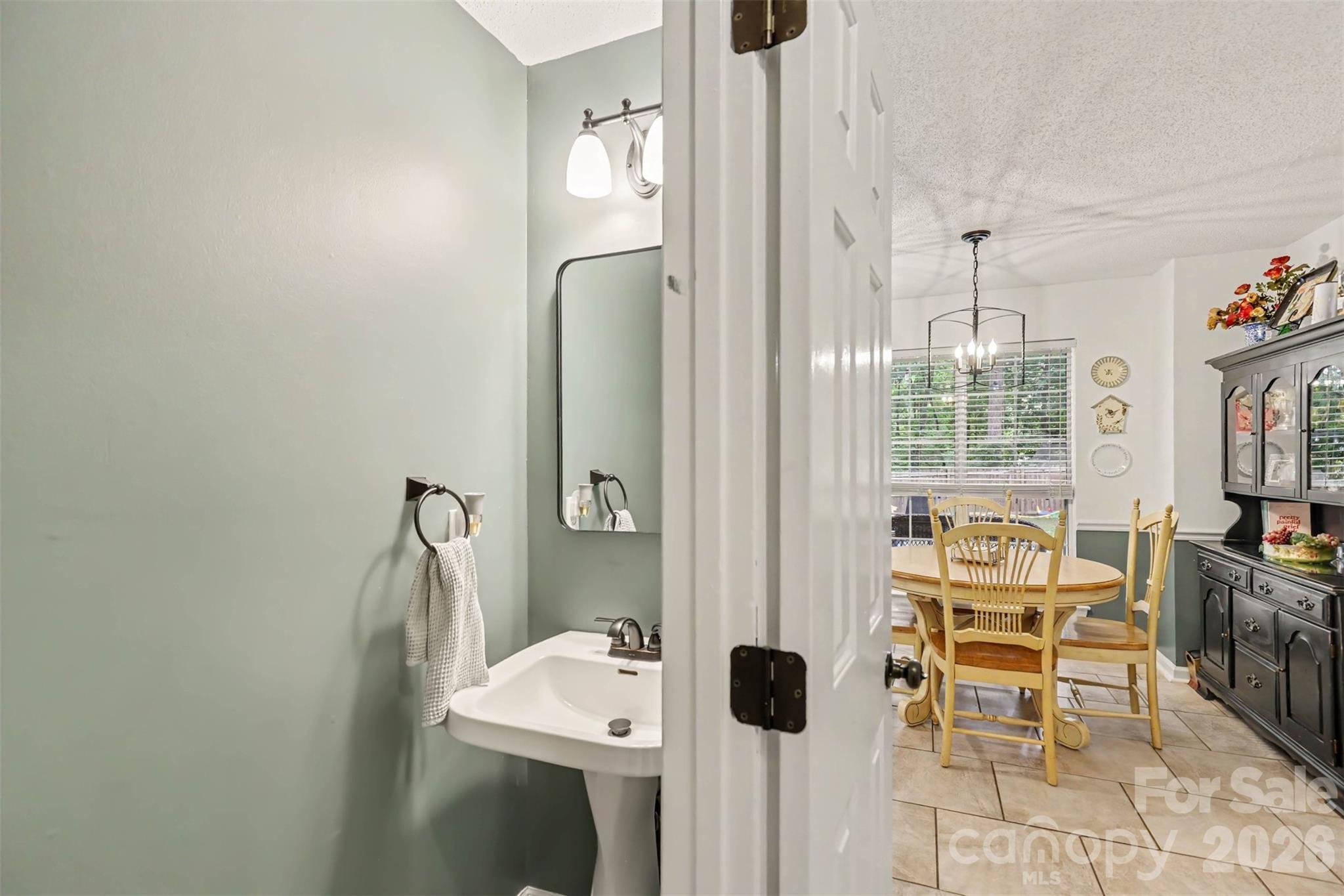 4228 Huntmeadow Drive — Charlotte