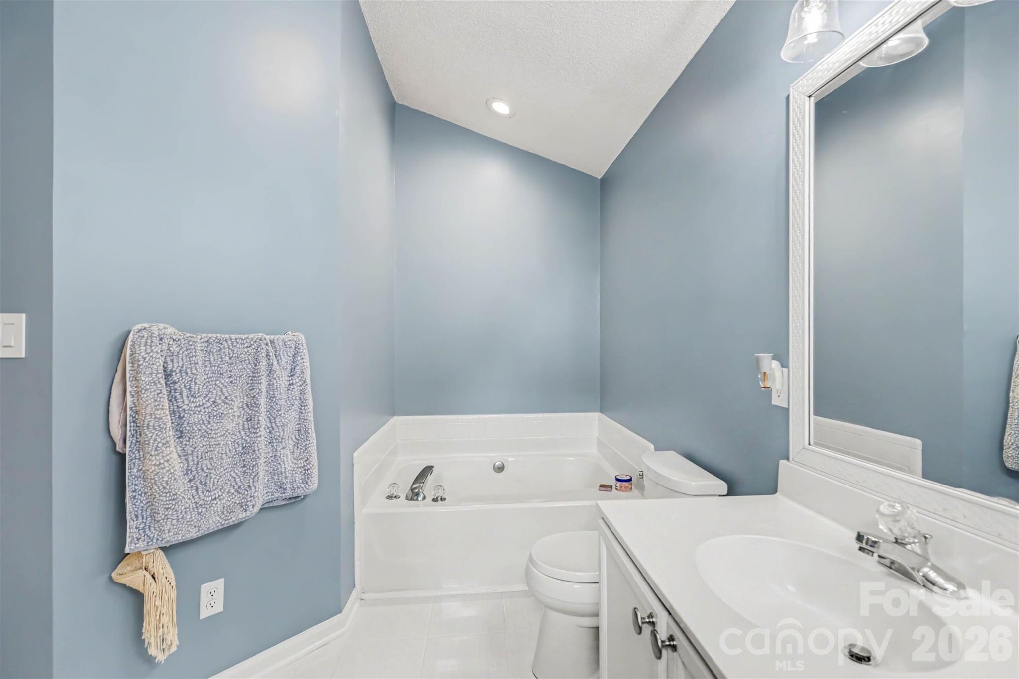 4228 Huntmeadow Drive — Charlotte