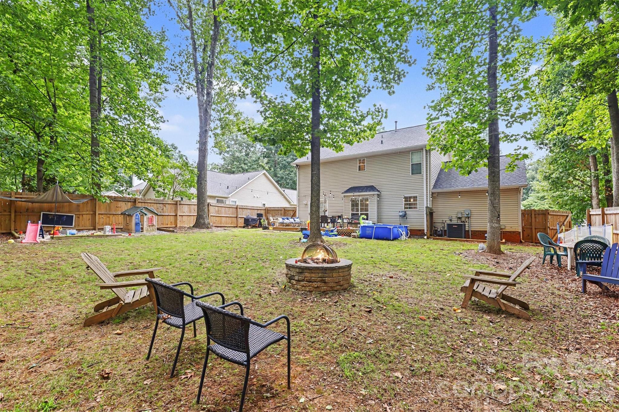 4228 Huntmeadow Drive — Charlotte