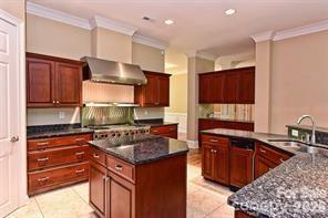 8680 Hills Dell Drive — Charlotte